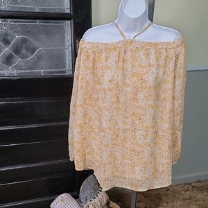 NWT DAVI & DANI Off-Shoulder Cream Pattern Blouse Adjustable Strap Woman Size L
